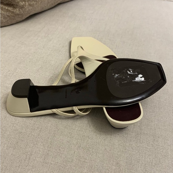 The Row Graphic Thong Kitten Heel in Leather Sandals Size 40 - Picture 11 of 15